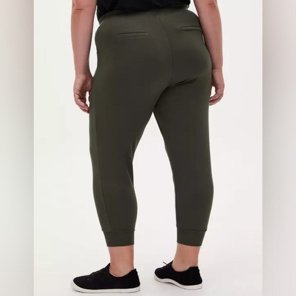 TORRID Relaxed Fit Jogger Lightweight Ponte Mid-Rise Pant In Green Plus Size 2X - Picture 9 of 13
